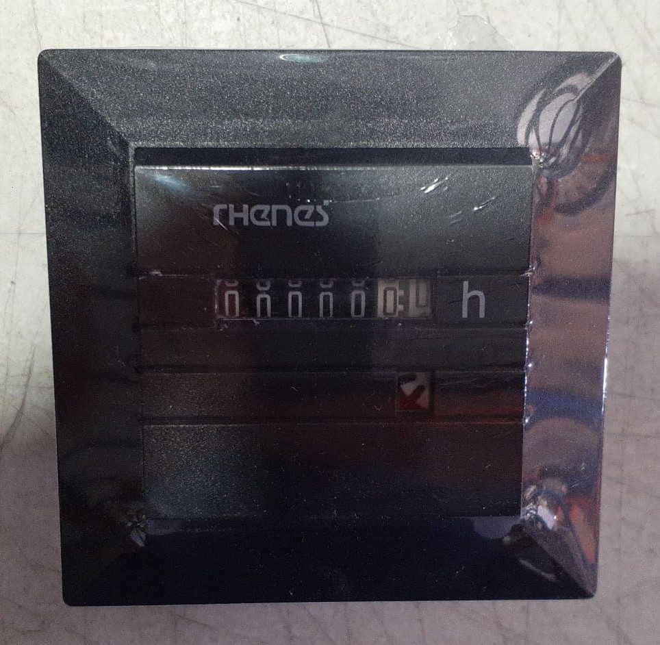 RHENES  CONTADOR HORARIO ELECTROMECANICO 48X48MM 5+2 DIGITOS AUX 230V AC (50HZ)